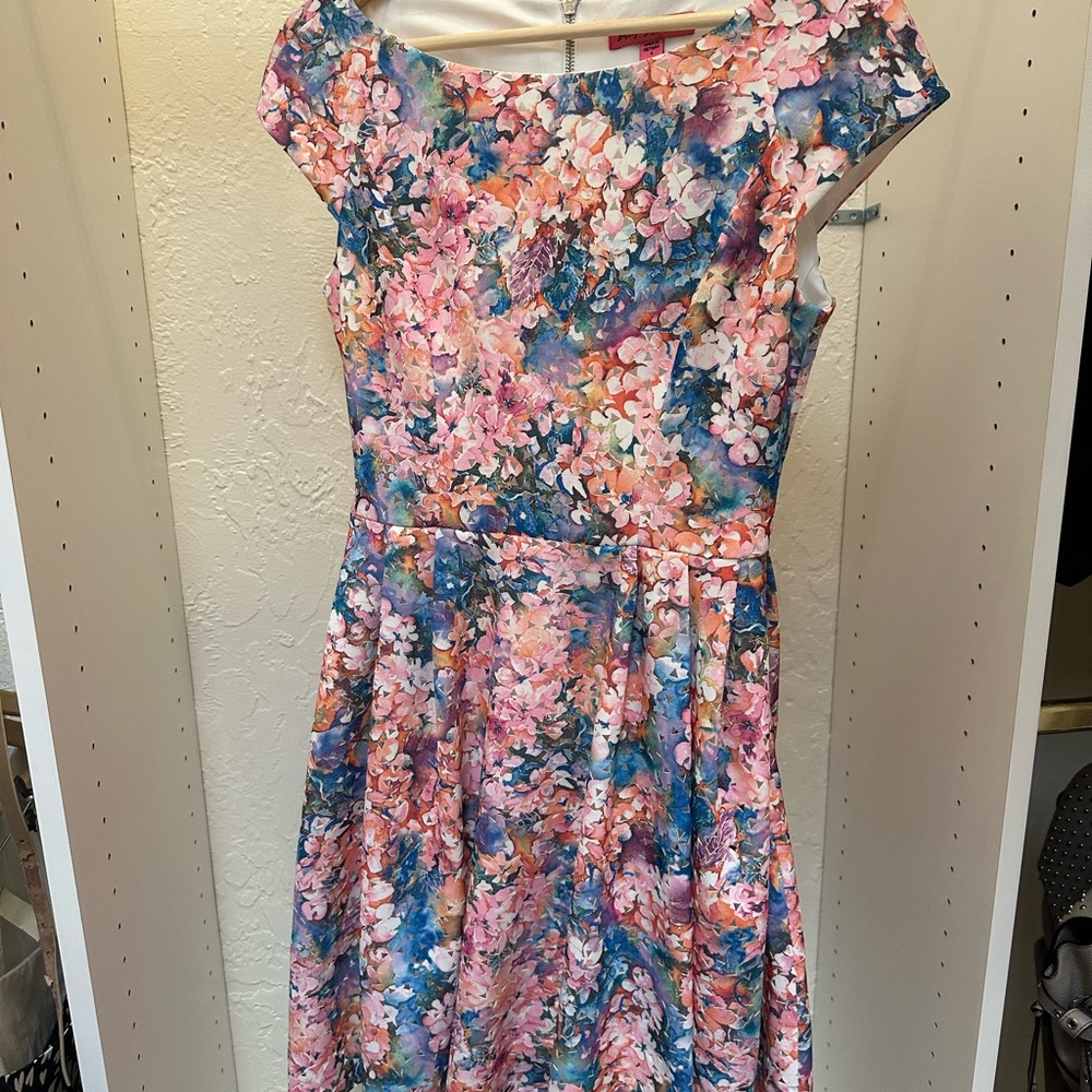 Betsey Johnson dress size 4 - Picture 2 of 5